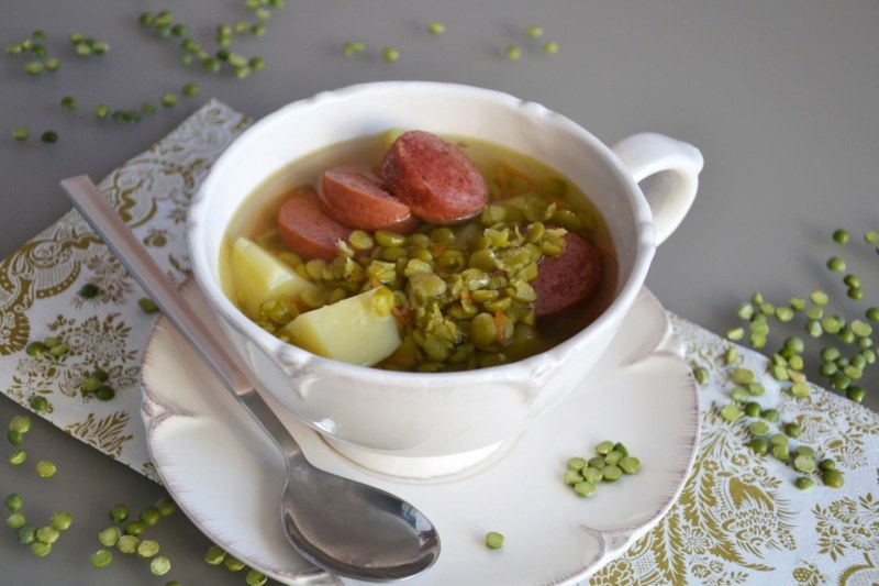 Сырный суп с охотничьими колбасками