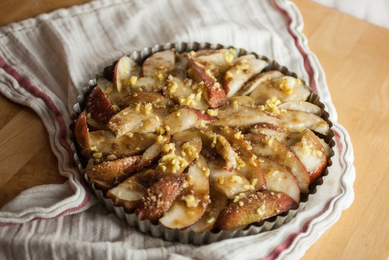 Пирог с грушей и маком