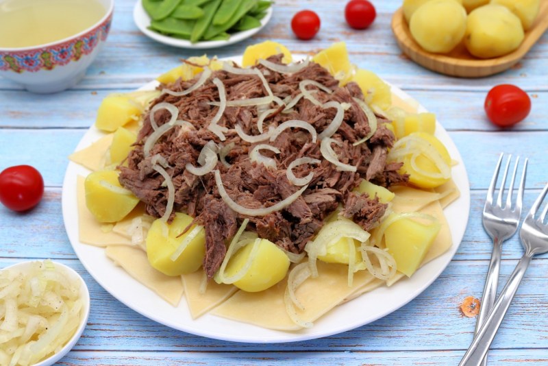 Квадратные макароны бешбармак