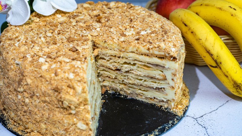 Закусочный Наполеон с шампиньонами