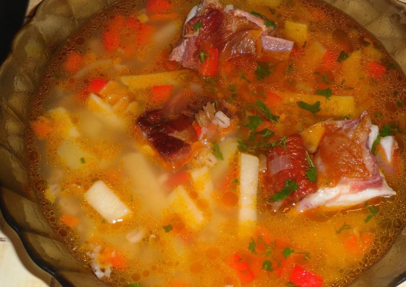 Суп с копчеными ребрами