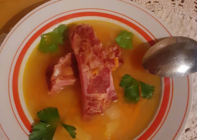 Суп гороховый с копченостями