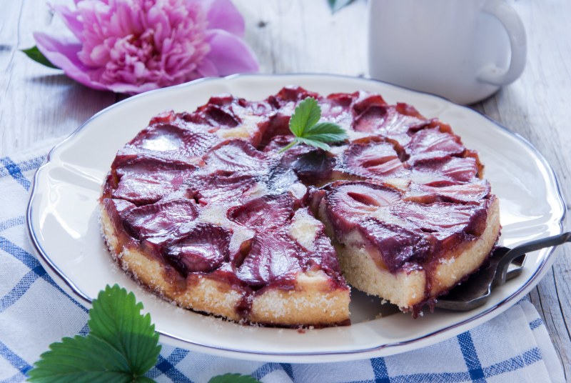 Песочный пирог со сливами