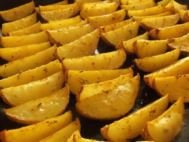Картошка по-деревенски в духовке