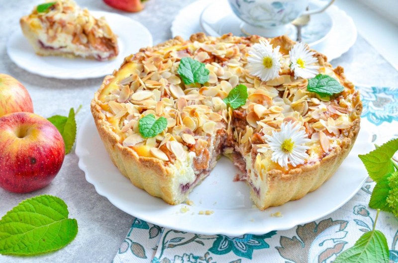 Яблочный пирог с корицей