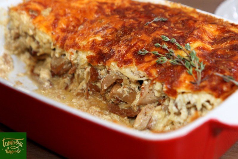Запеканка из курицы и цукини