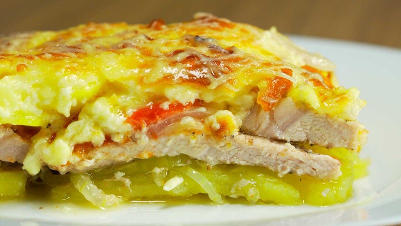 Запеканка с курицей и картошкой