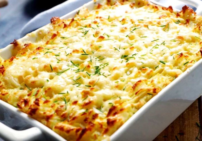 Запеканка из макарон с курицей и помидорами