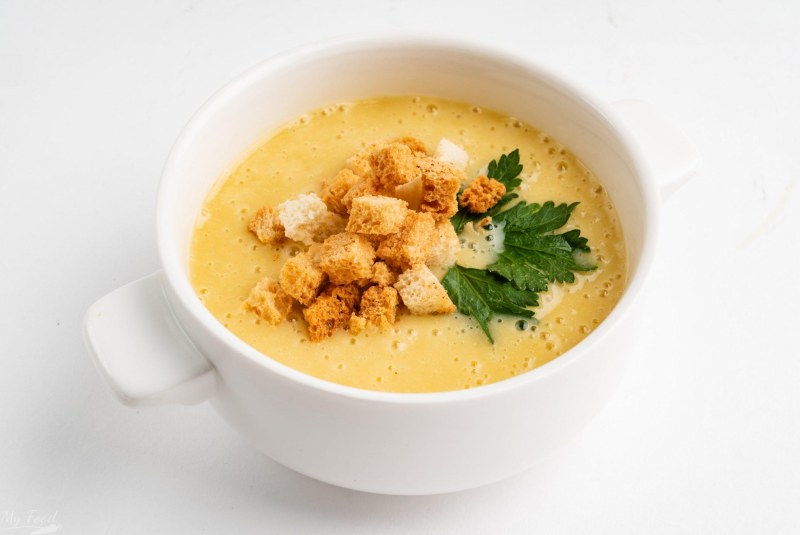 Сырный суп с копченой курицей