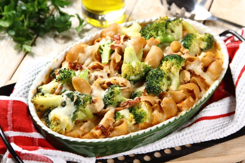 Запеканка с макаронами и грибами в духовке