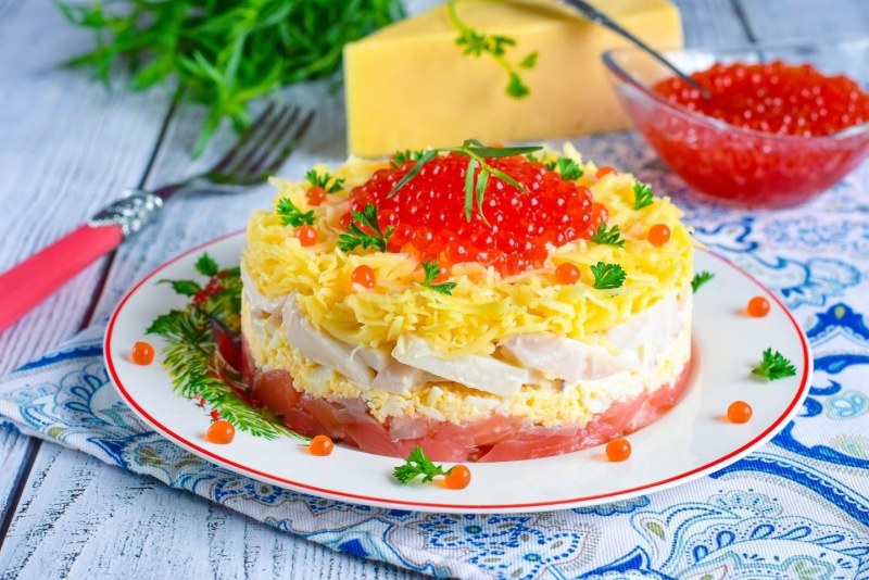 Салат с лососем и креветками