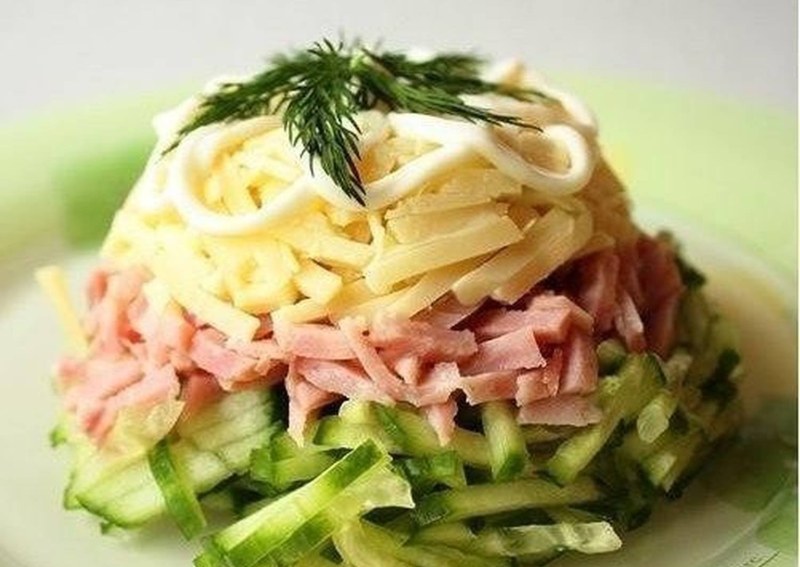 Салат нежность ветчина огурец кукуруза капуста