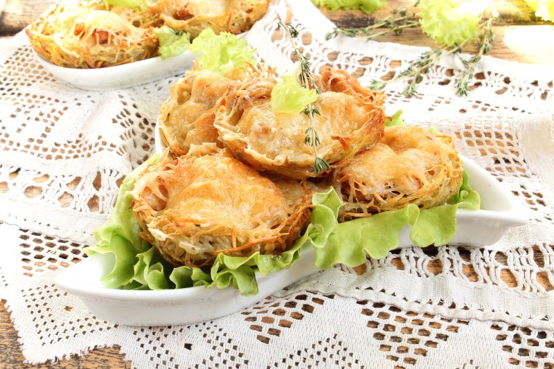 Котлеты "гнёздышки" ,запечённые с сыром