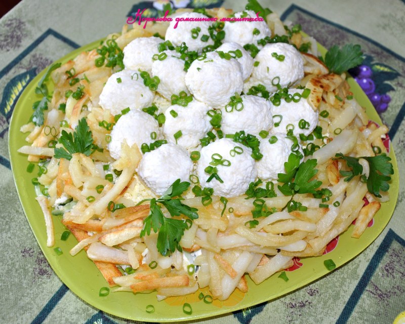 Салат гнездо с пекинской капустой