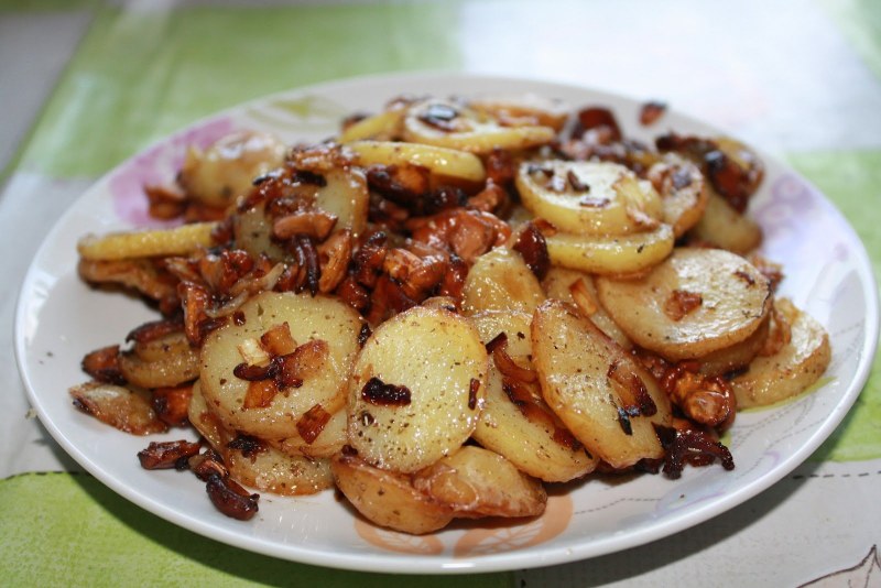 Лисички грибы жареные