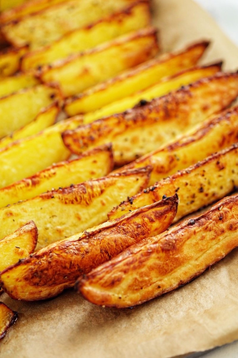 Запеченный картофель с черри и с розмарином