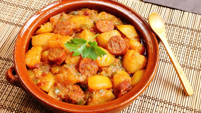 Картошка с тушенкой
