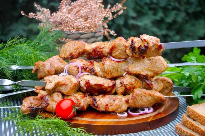 Маринованное мясо для шашлыка в духовке