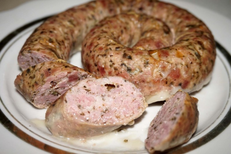 Бутерброды с колбасой и картофелем