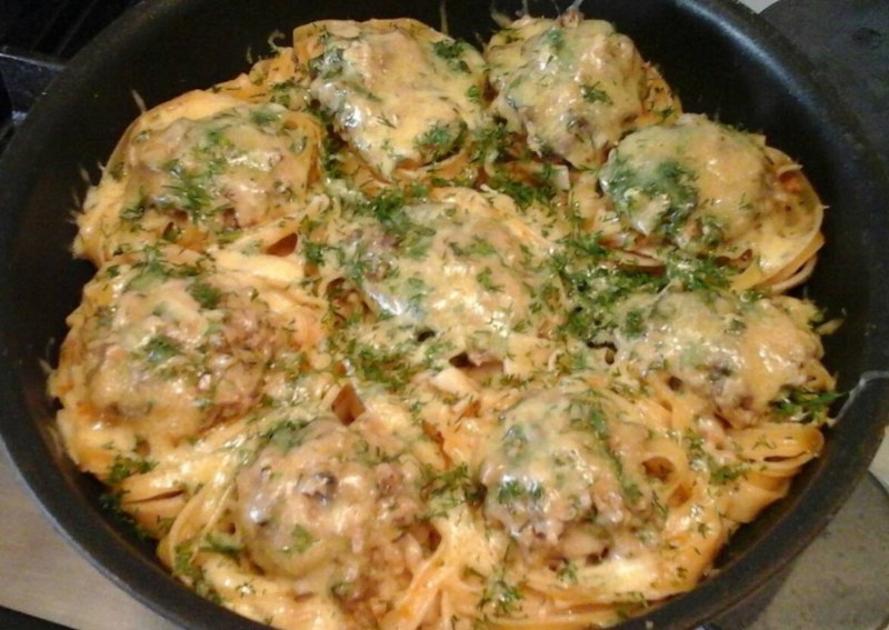 Блюдо с макаронными гнездами
