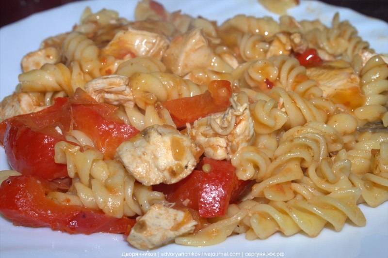 Макароны с подливкой