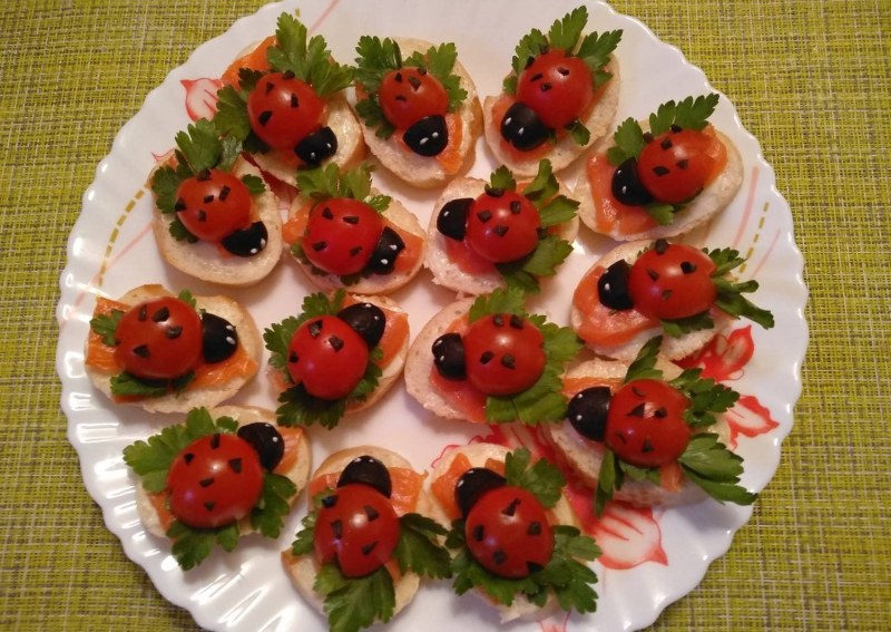 Цукини рулетики черри
