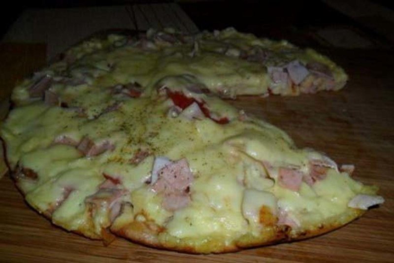Пицца из лаваша на сковороде