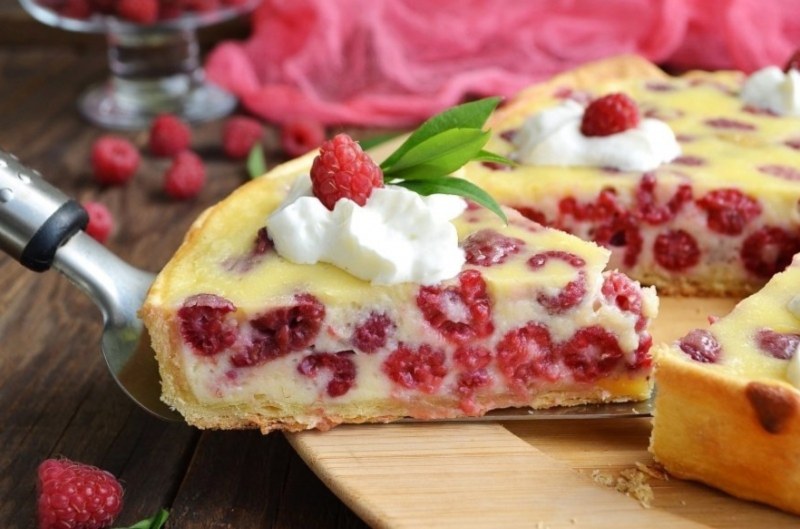 Малиновый клафути