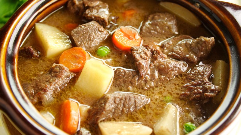 Говядина тушеная с овощами