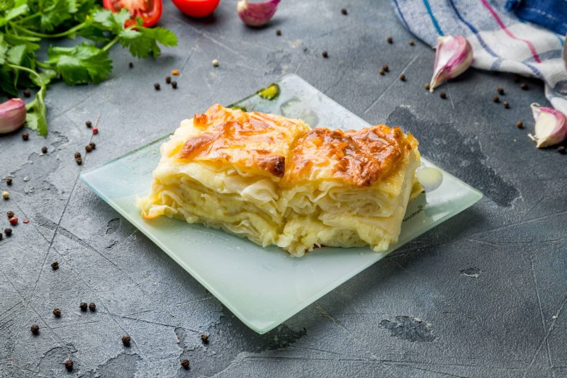 Хачапури по-аджарски с мясом