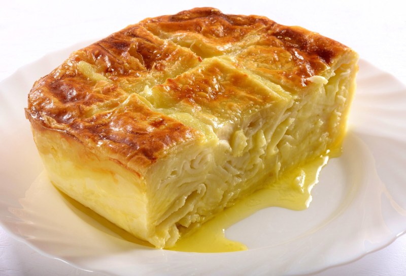 Ачма с мясом и сыром