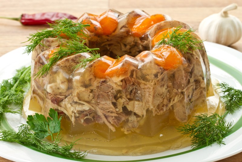 Заливное из куриных сердечек