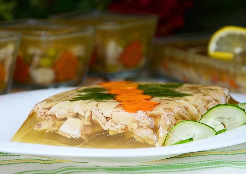 Холодная закуска «яйца Фаберже» (заливное в яичной скорлупе)