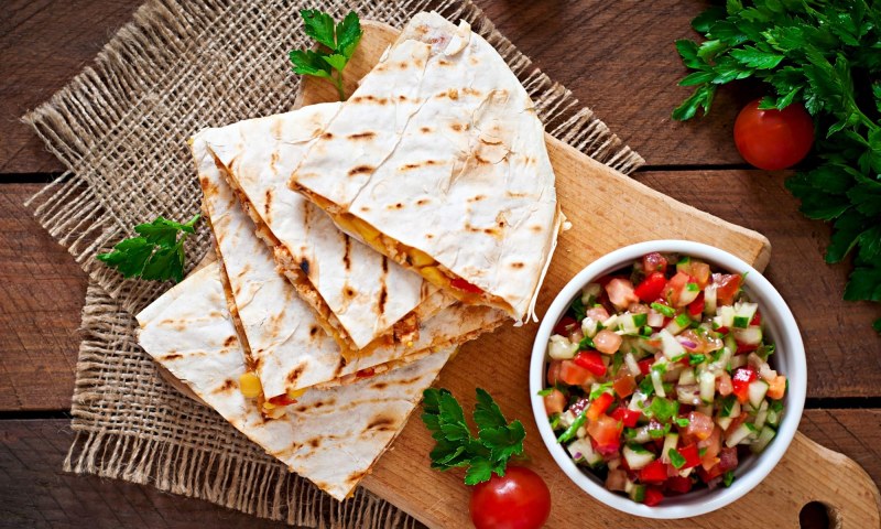 Мексиканская кесадилья с курицей