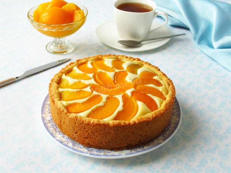 Пирог с творогом и персиками