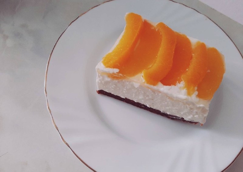 Синяя миска персиковый пирог