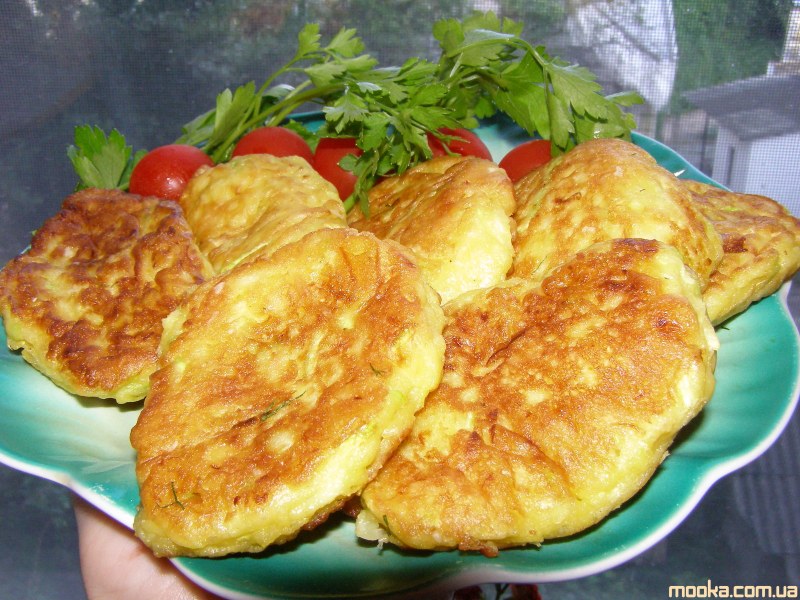 Пышные оладьи из кабачков на сковороде