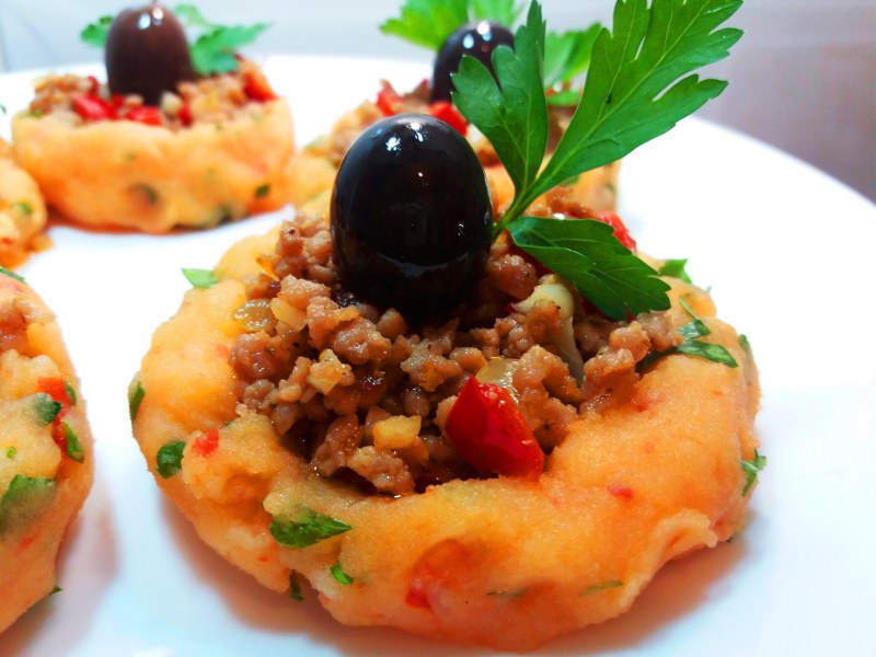 Картофельные гнезда с грибами