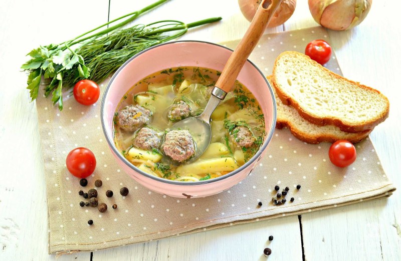 Суп с вермишелью и картошкой и курицей