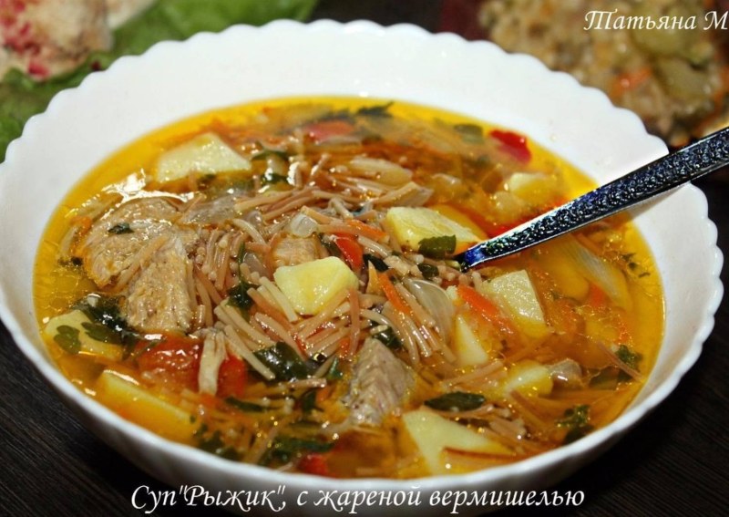 Суп с жареной вермишелью