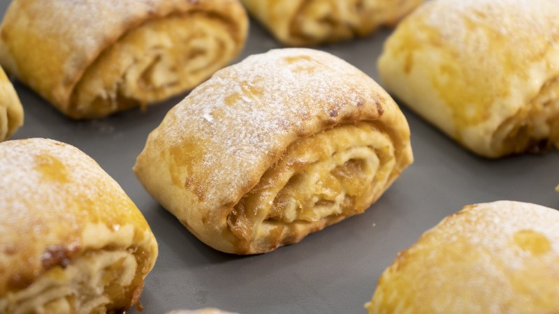Шоколадное печенье с яблочным джемом