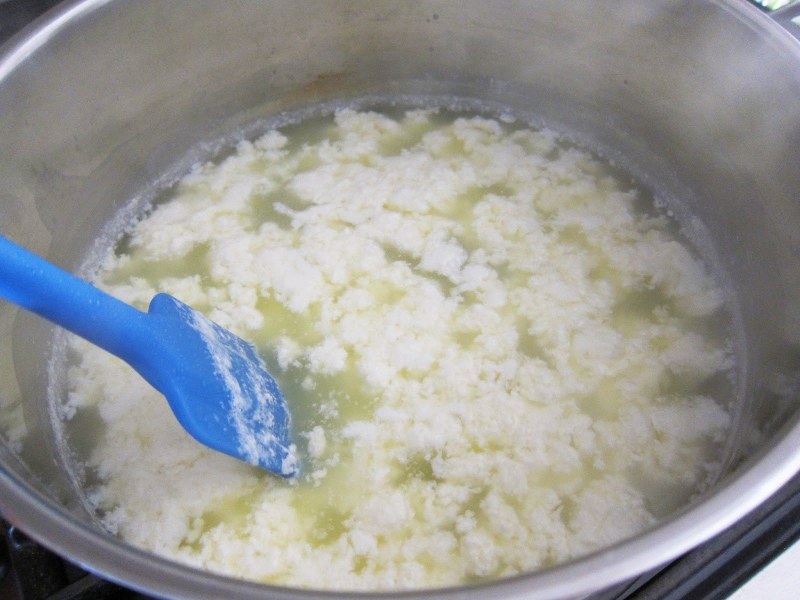 Сыр из кислого молока