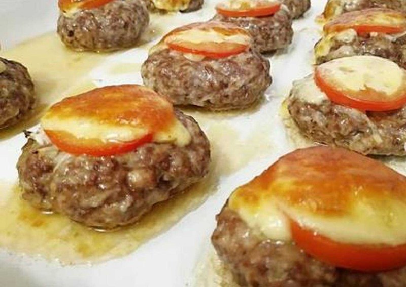 Мясные гнёзда из фарша с сыром