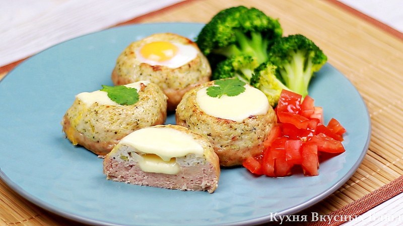 Котлеты мясные сырные лодочки