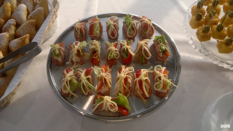 Канапе с черной икрой