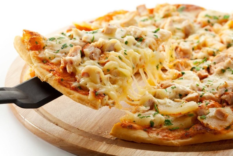 Пицца Гавайская с ананасами и курицей