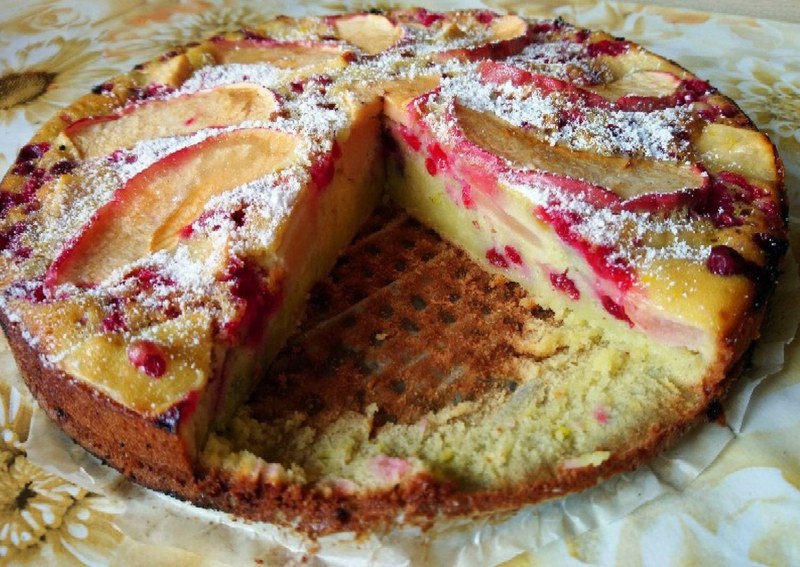 Вишневая шарлотка
