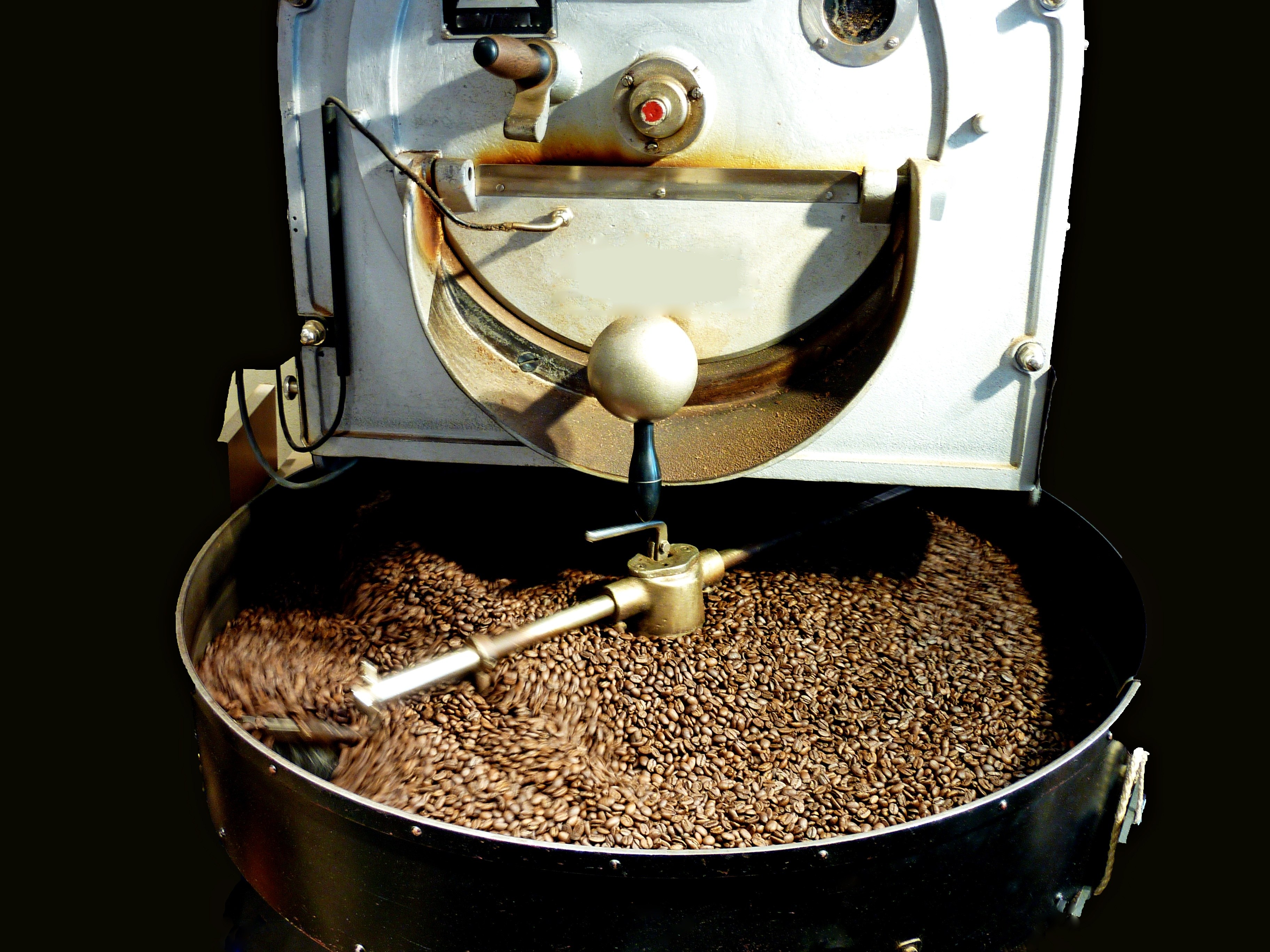 Лучшая обжарка кофе. Bean Machine Коффе. Обжарка кофе. Ростер кофе. Ростеры для обжарки кофе.