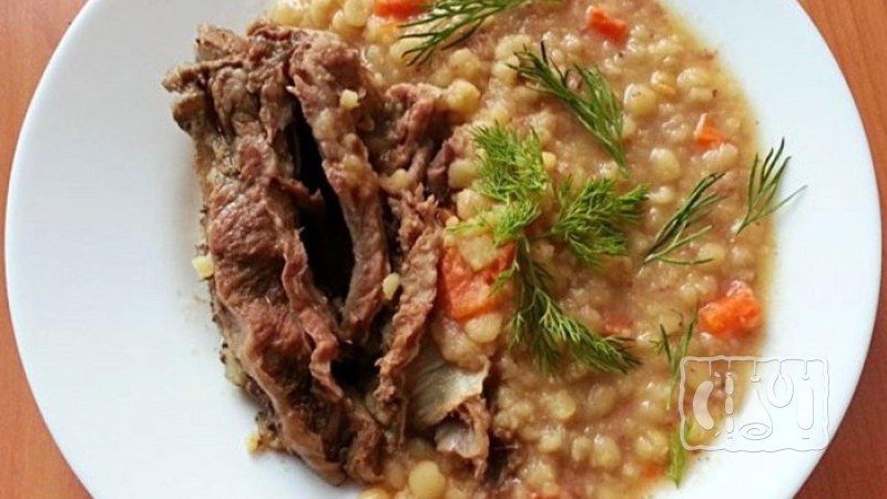 Гороховая каша с тушенкой