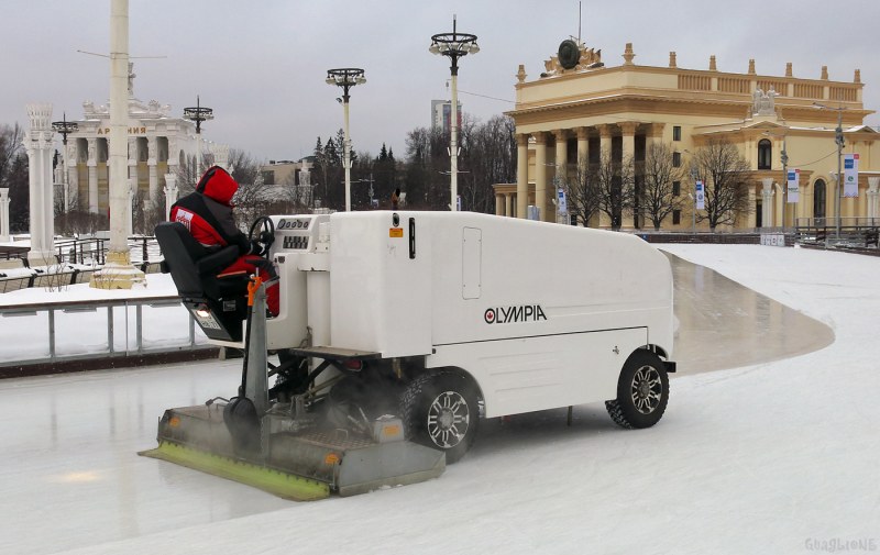 Ледоуборочный комбайн n-Ice m800